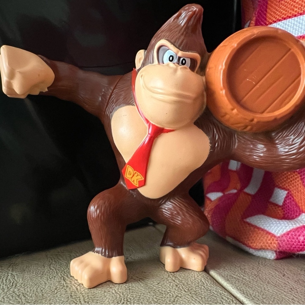The Super Mario Brothers Movie / NEW Barrel Donkey Kong Toy - Picture 2 of 8